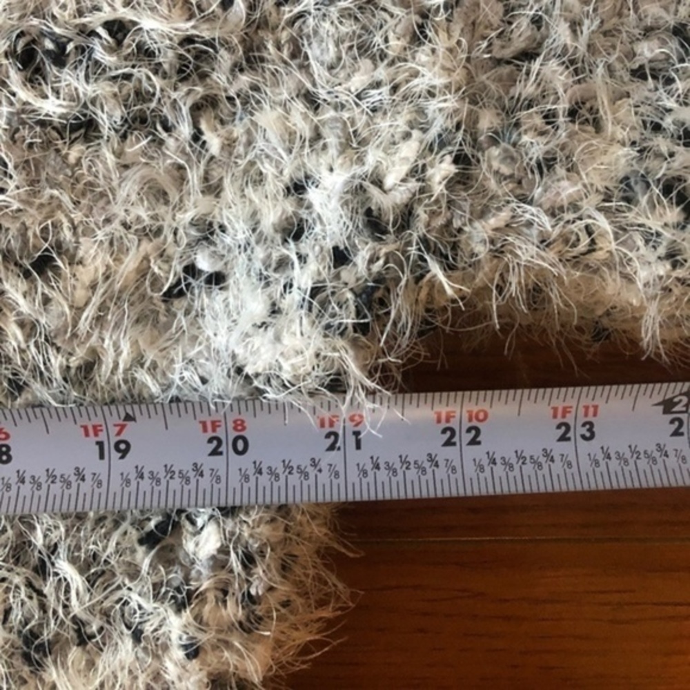 FRESHMAN Eyelash Yarn Mock Neck Relaxed Lightweight Sweater NWT/Lg Jr.’s - Picture 7 of 8
